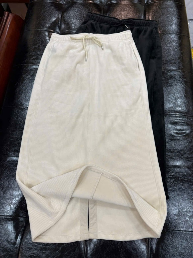 V19 Váy nhung Topten