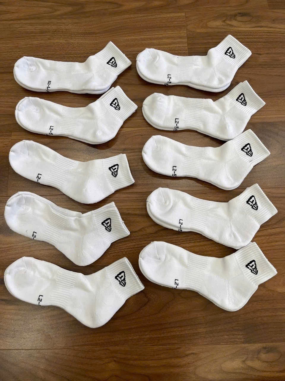 P18 Tất cổ trung New era