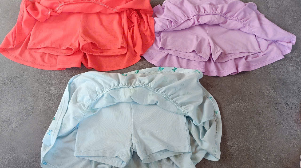 V05 Chân váy cotton có quần