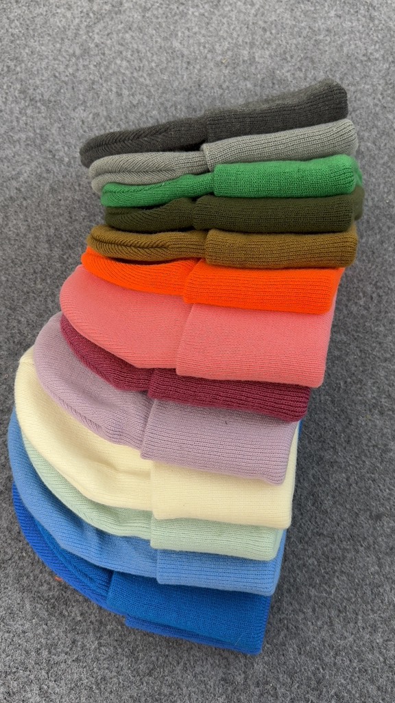 P33 mũ len Acrylic Carhart