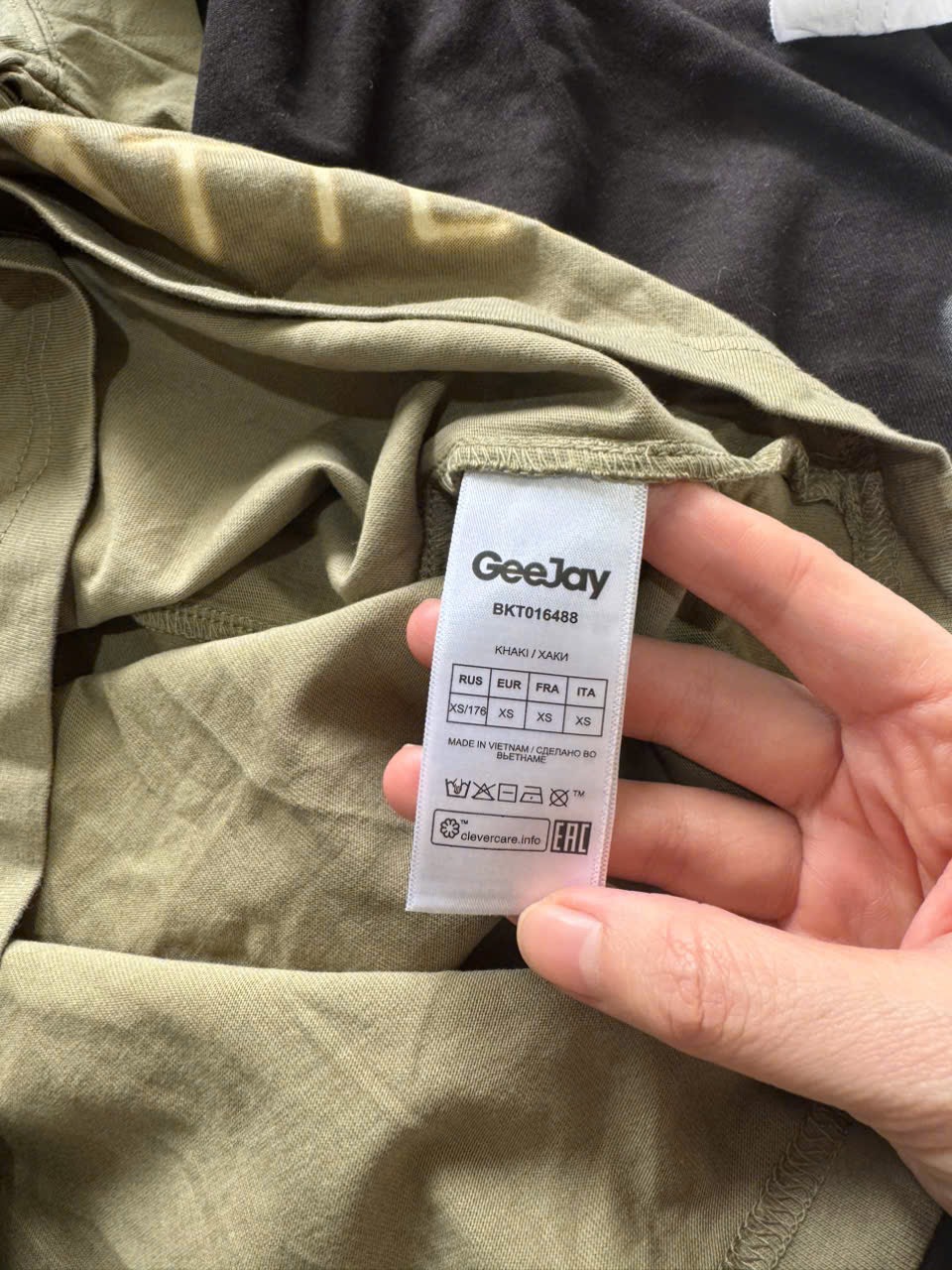 A26 Áo thun nam in chữ GJ