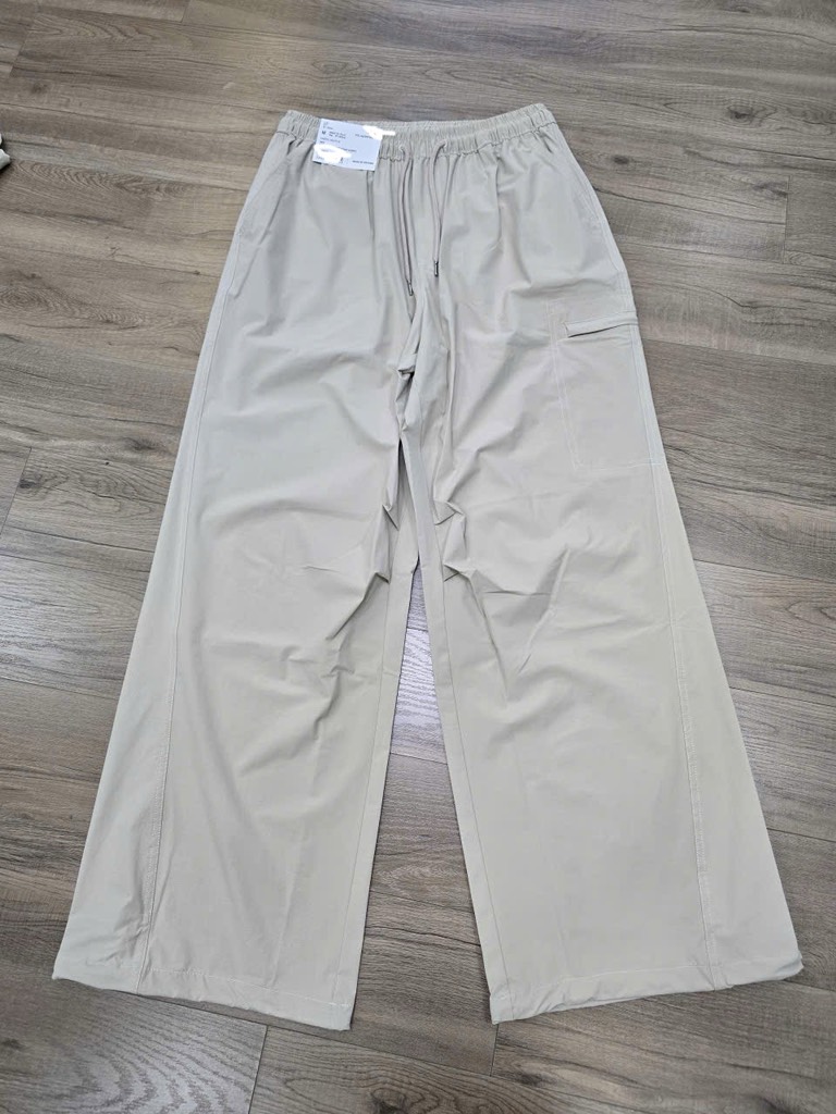 QE35 Quần gió nữ U
