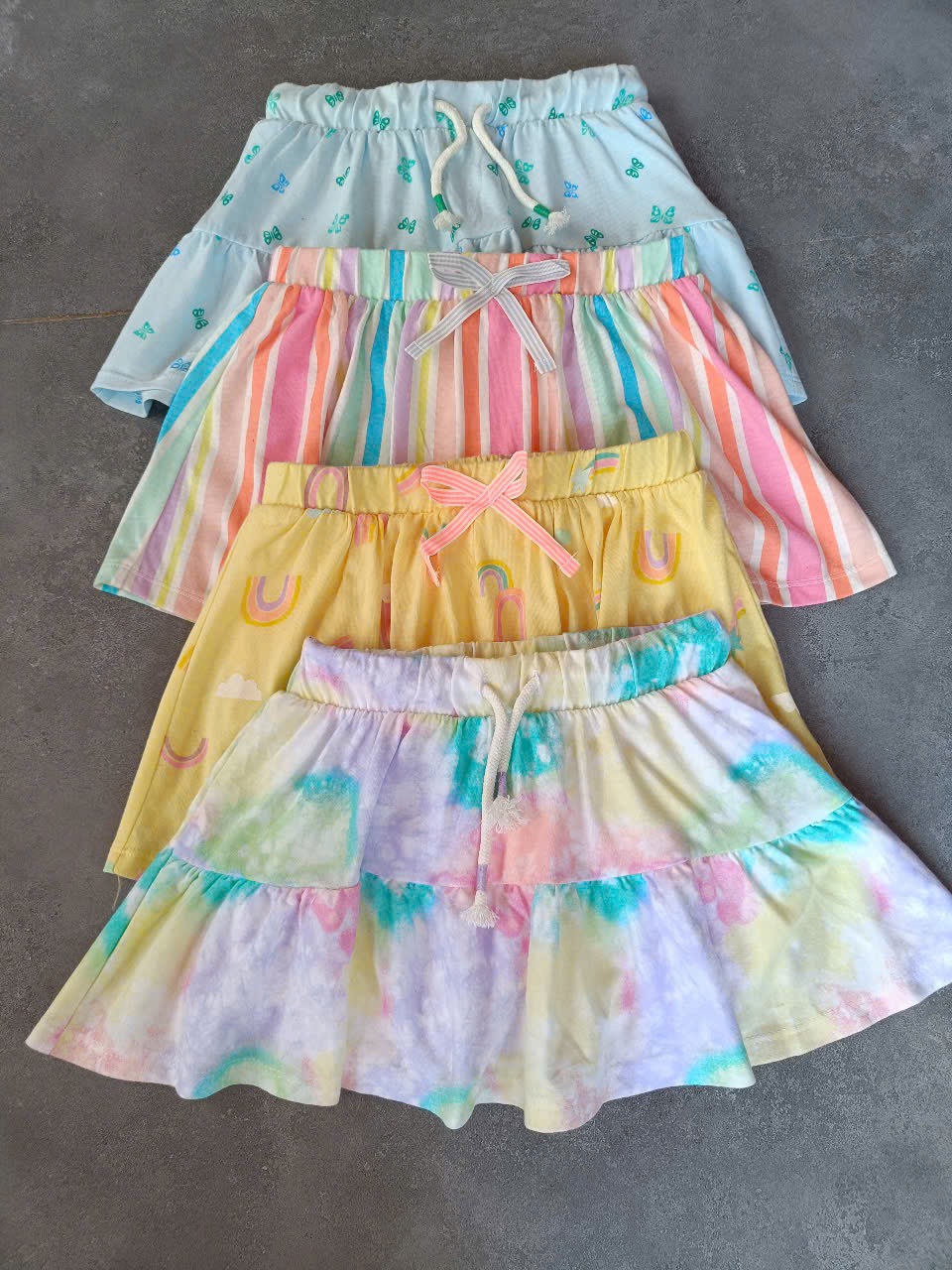 V05 Chân váy cotton có quần