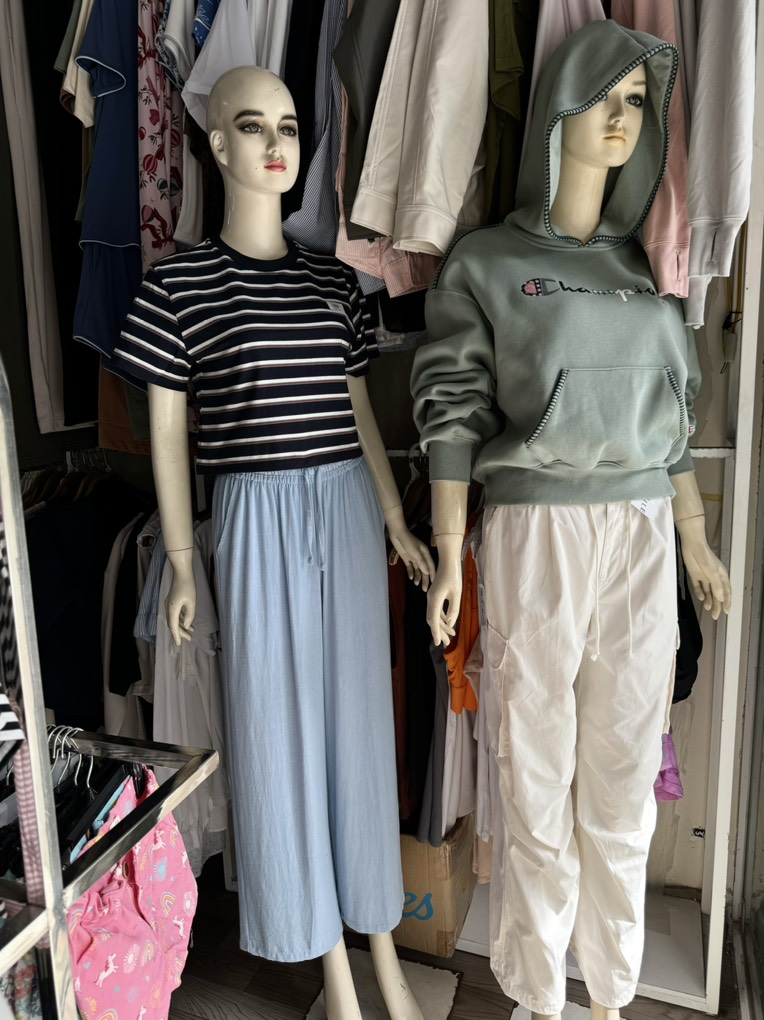 AE41 Áo phông croptop u