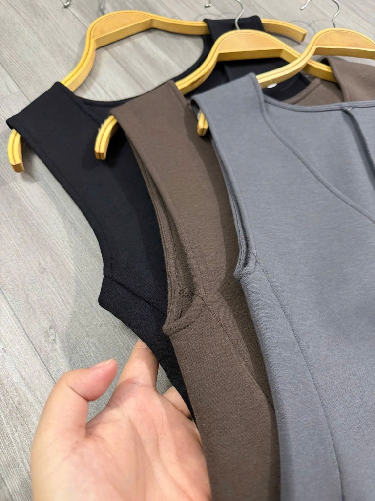 V27 Đầm sát nách U