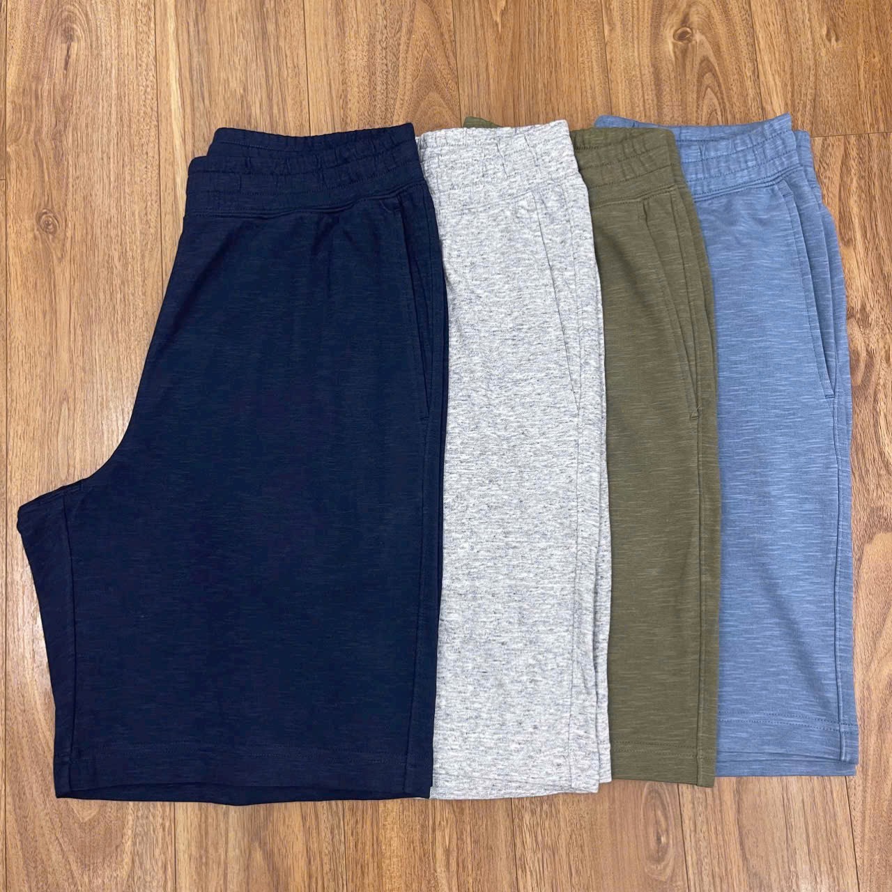 Q45 Quần short nam Uny