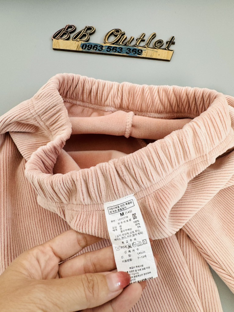 Q127 Quần nhung bé gái Toto