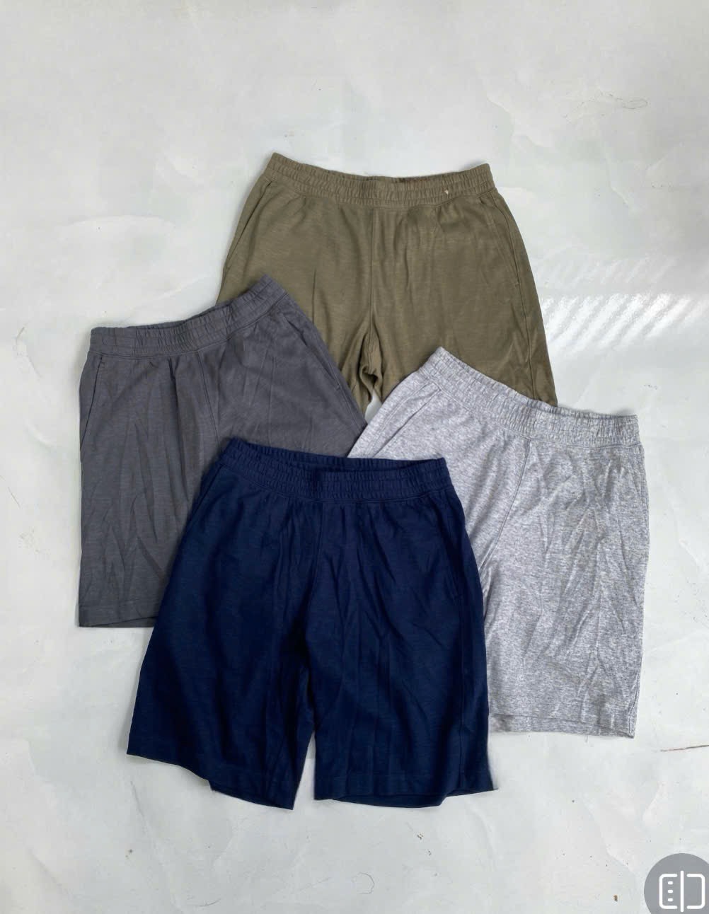 Q45 Quần short nam Uny