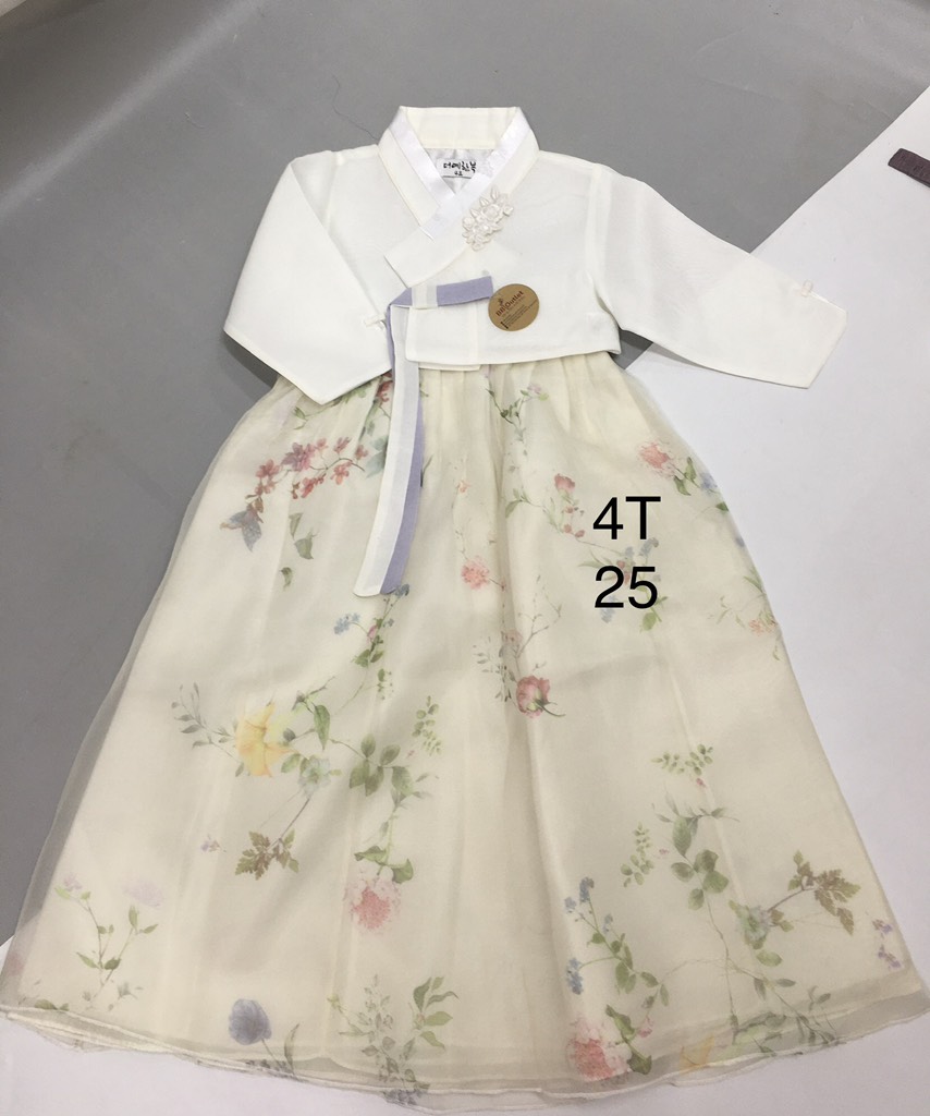 Bộ Hanbok bé gái 4T