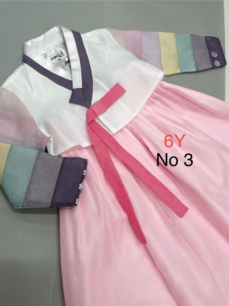 Bộ Hanbok gái chọn màu