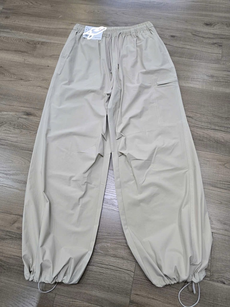 QE35 Quần gió nữ U