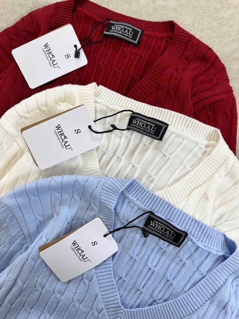 A124 Áo len gấu cổ tim