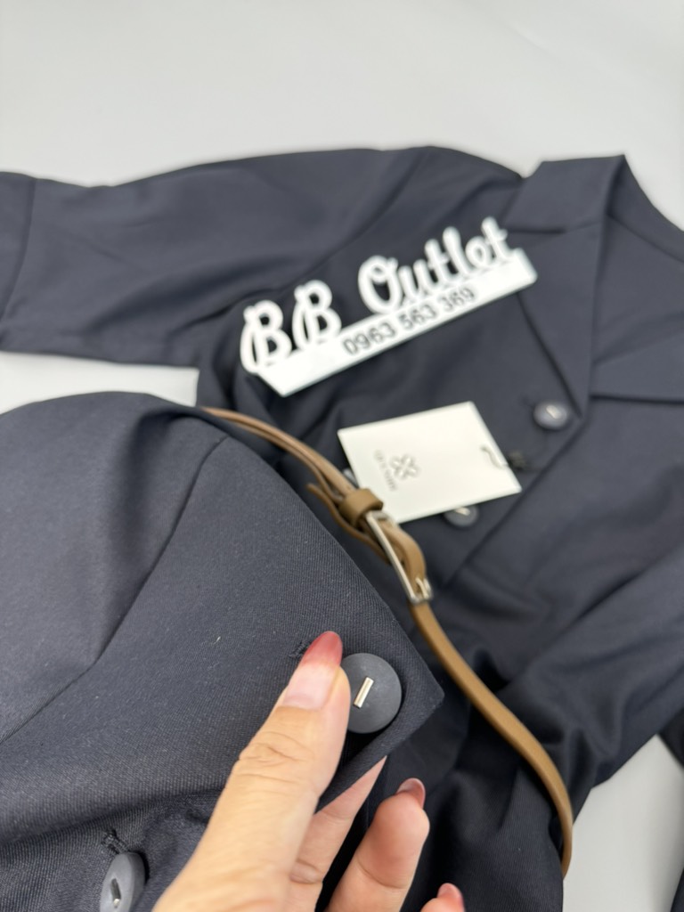 V26 Đầm công sở Quunibi