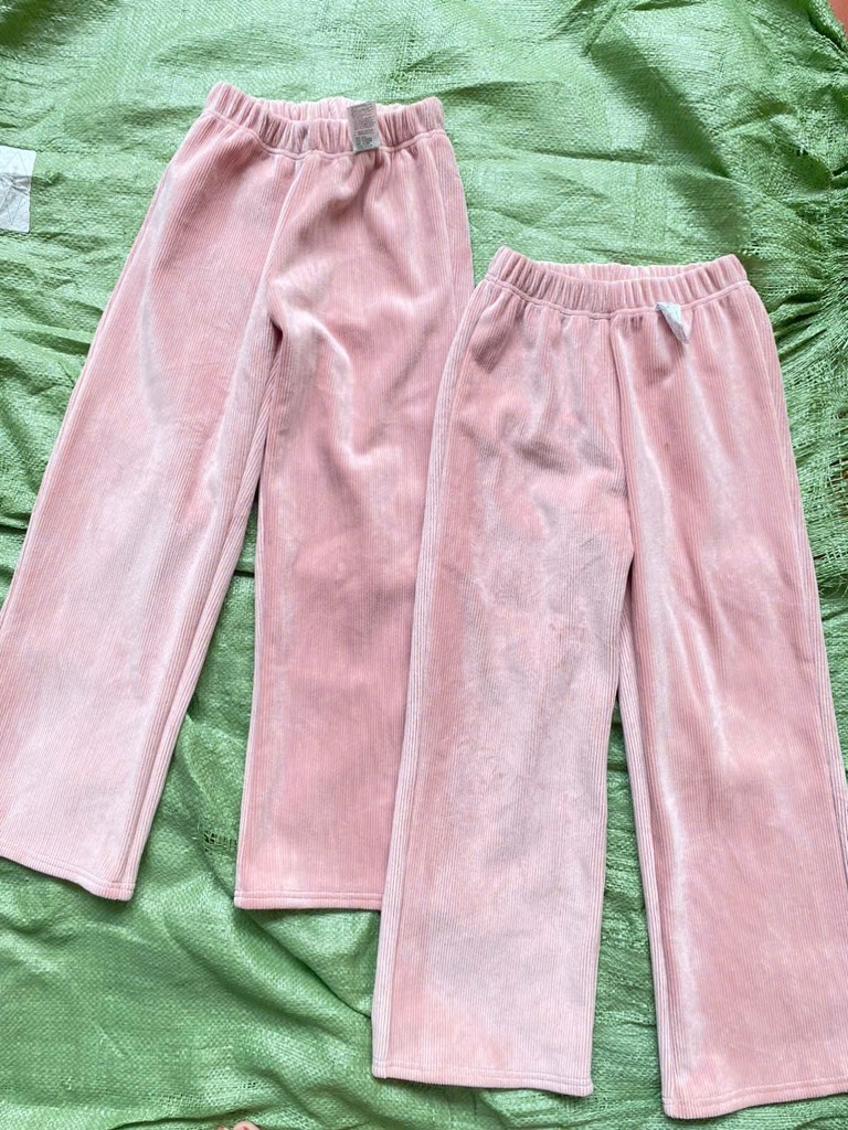 Q127 Quần nhung bé gái Toto