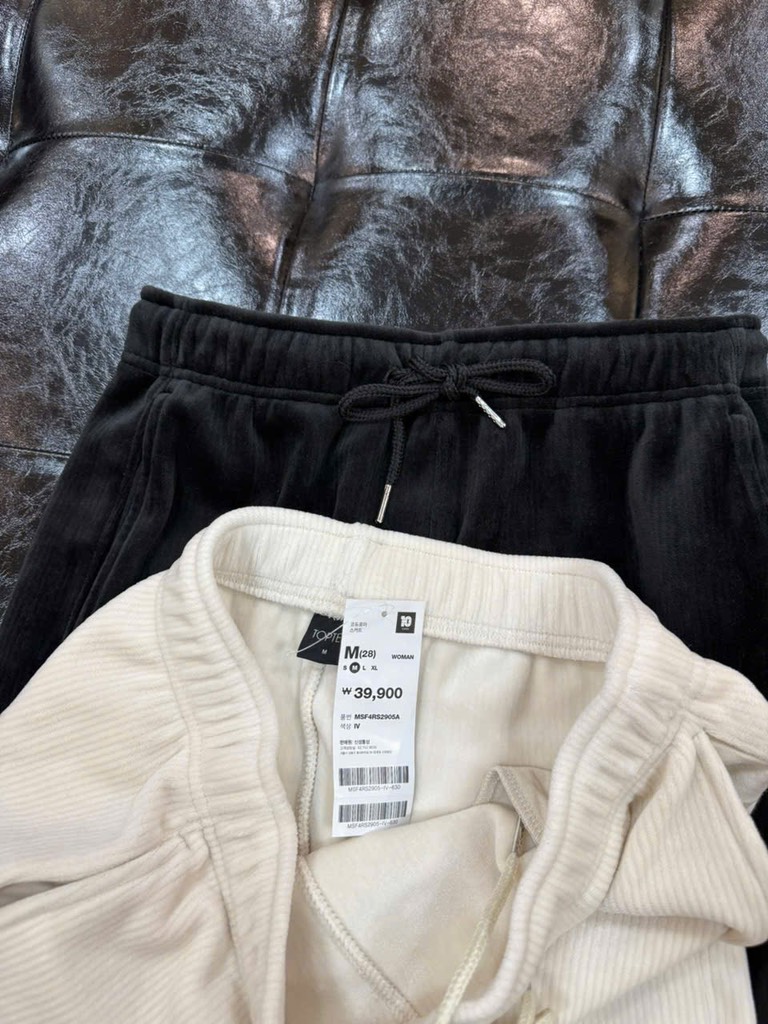 V19 Váy nhung Topten