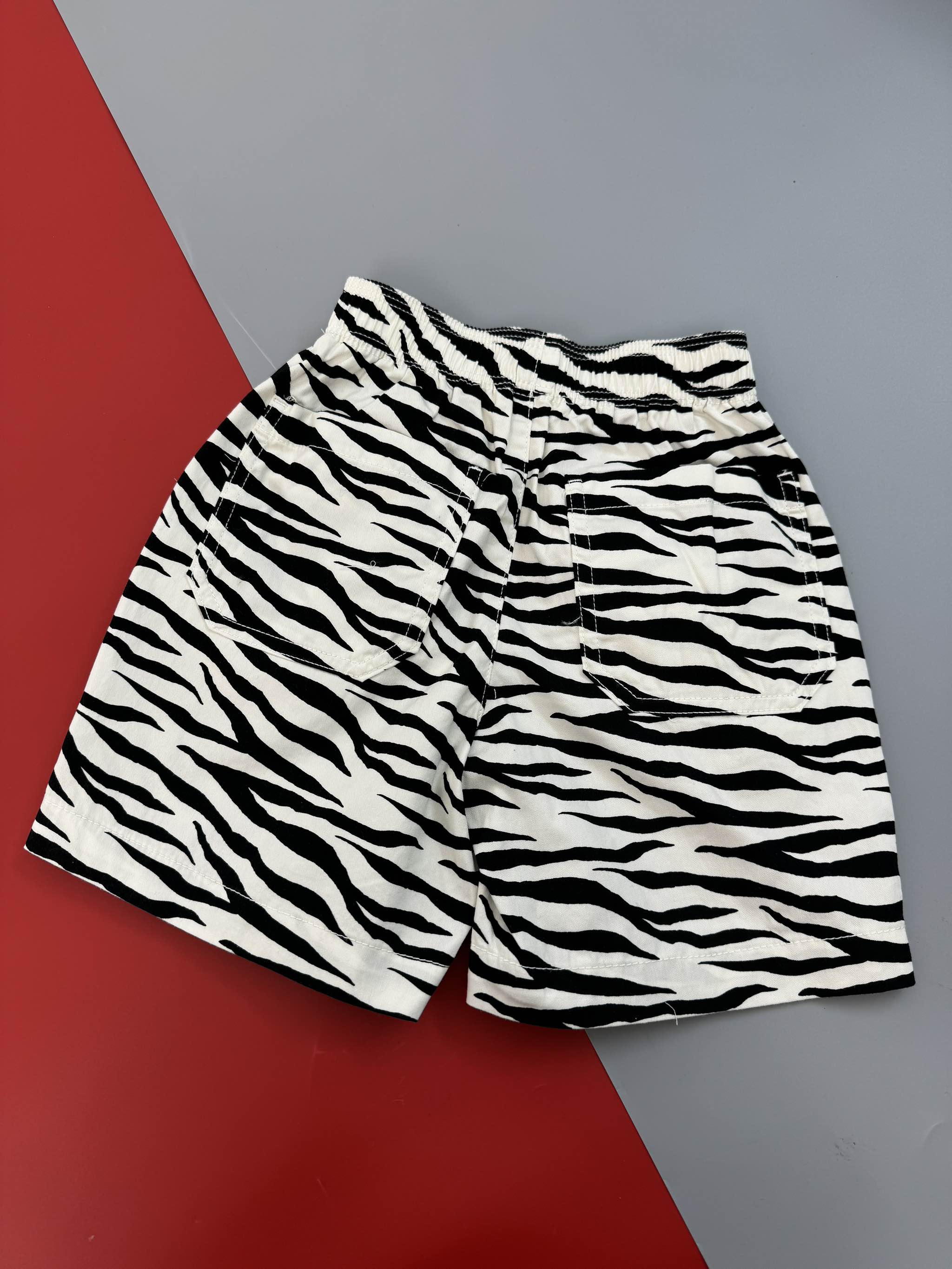 Q14 Quần short trẻ em G U