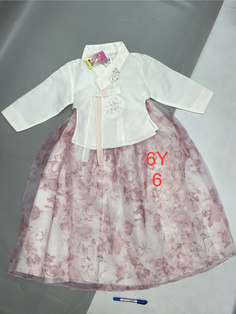 Bộ Hanbok gái chọn màu