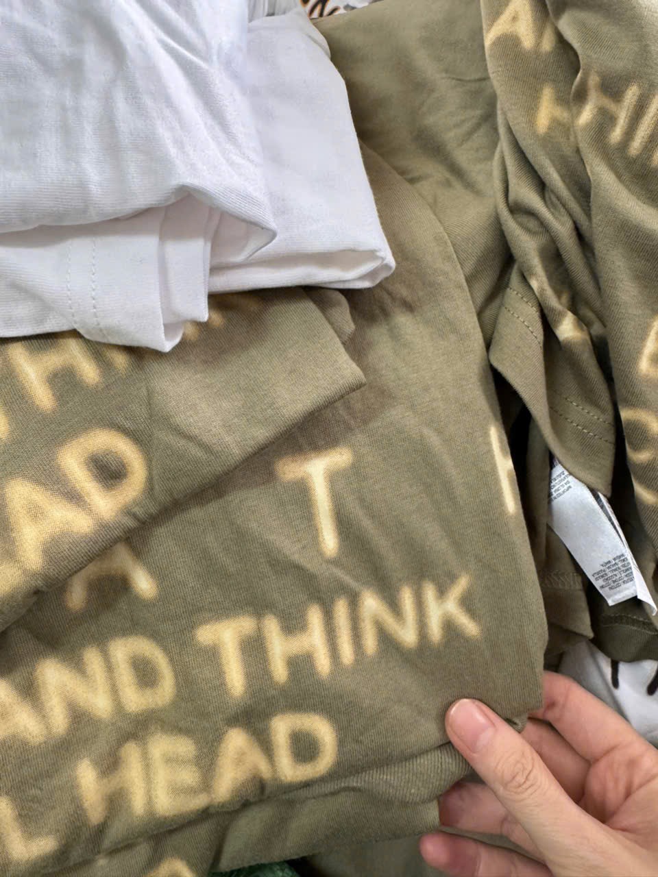 A26 Áo thun nam in chữ GJ