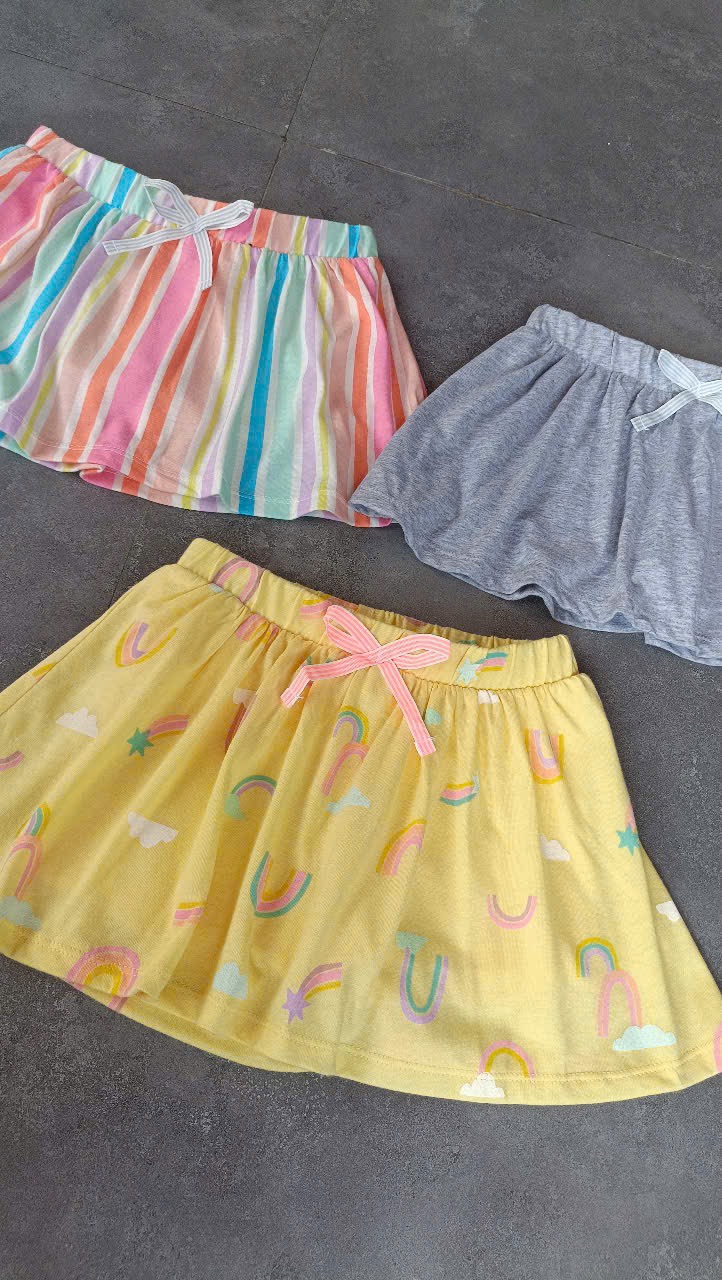 V05 Chân váy cotton có quần