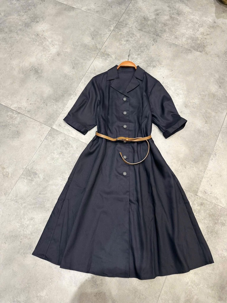 V26 Đầm công sở Quunibi