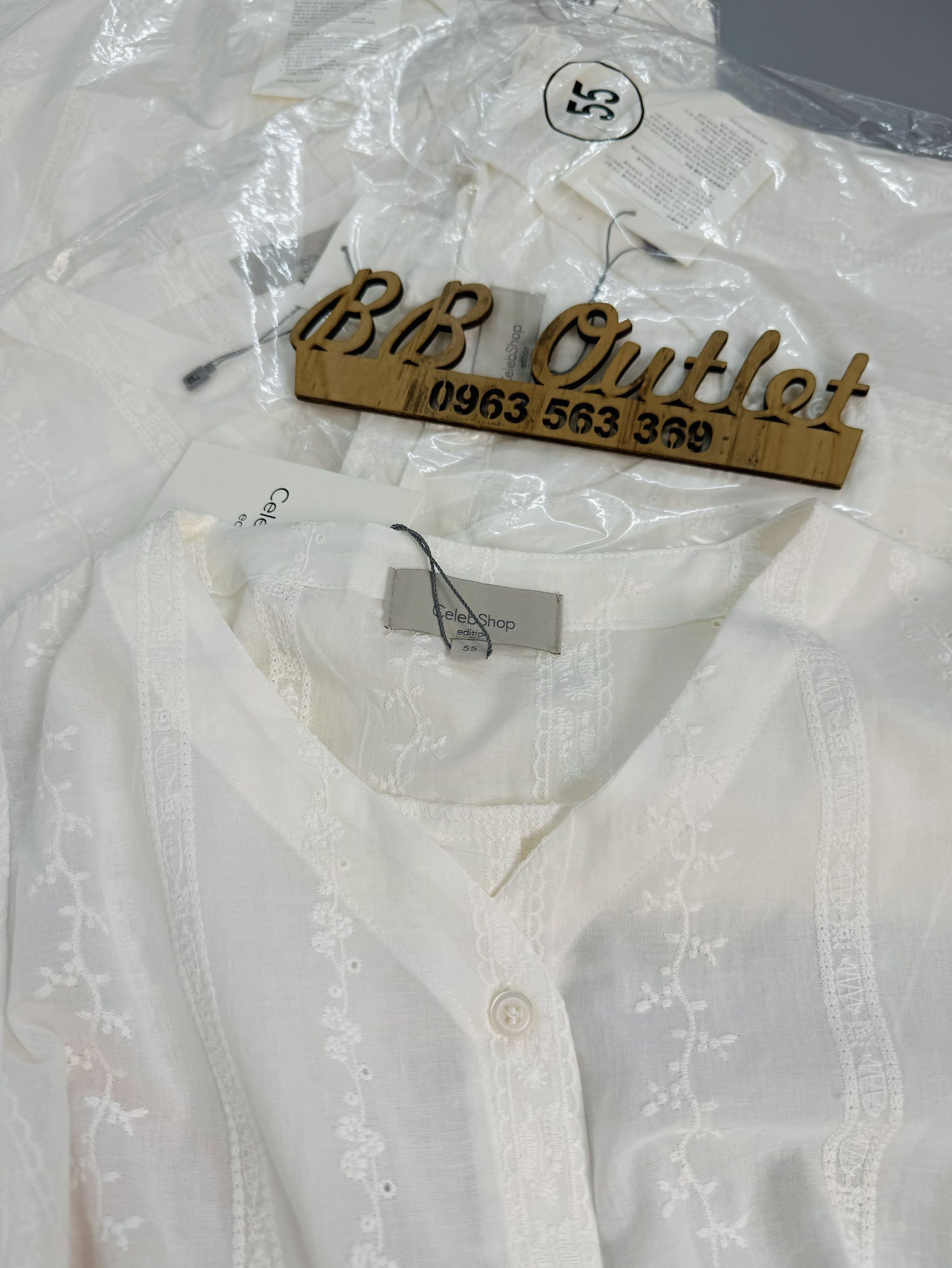 A77 Áo sơ mi thêu Celebshop