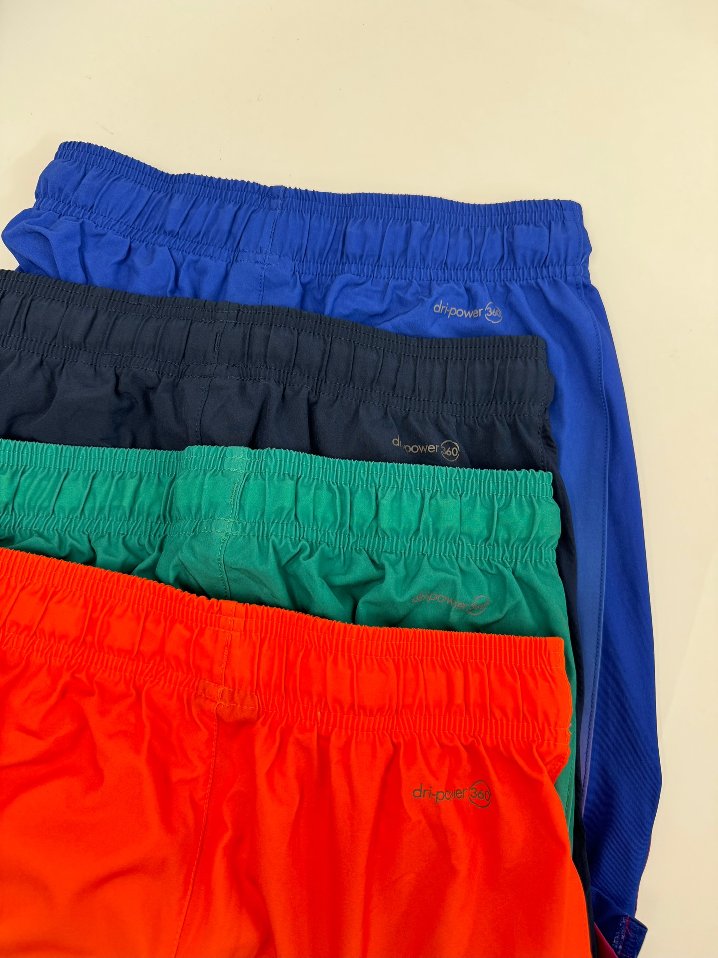 Q04 Quần short gió Russell và oldnavy