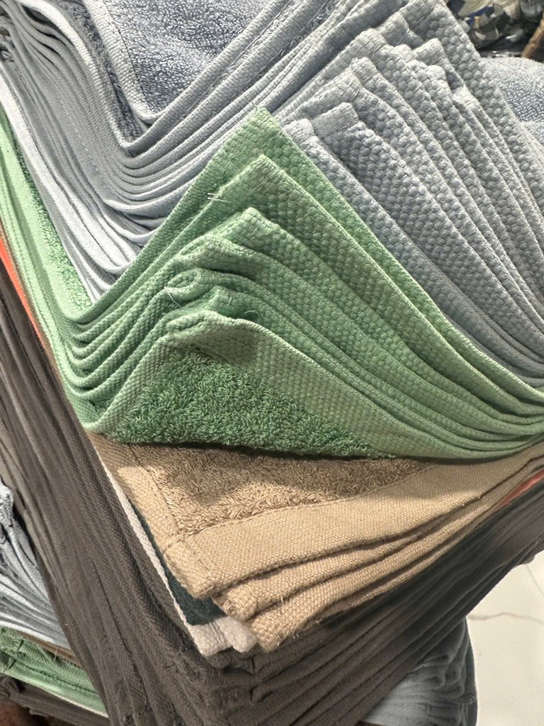 P32 Khăn mặt vuông 35*35cm