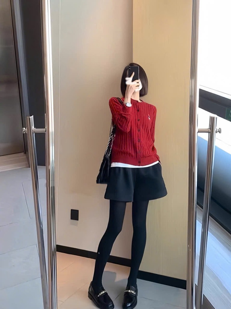 A116 Áo len gấu có cúc