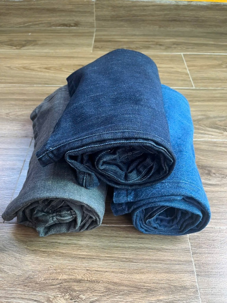QE36 Quần jeans suông