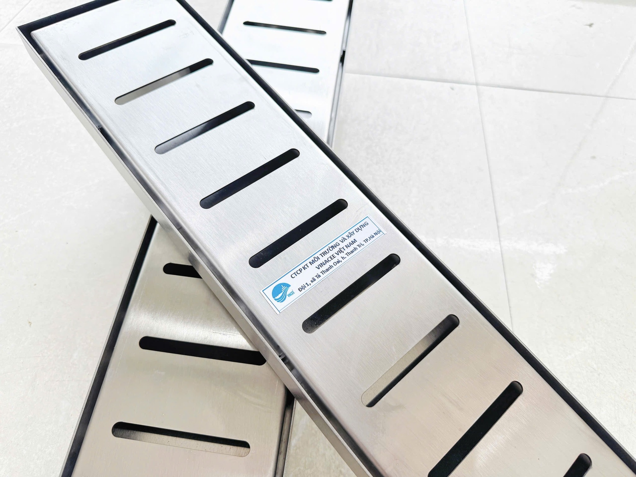 Máng thoát sàn nhà hàng và trung tâm thương mại (Inox 304 cao cấp)