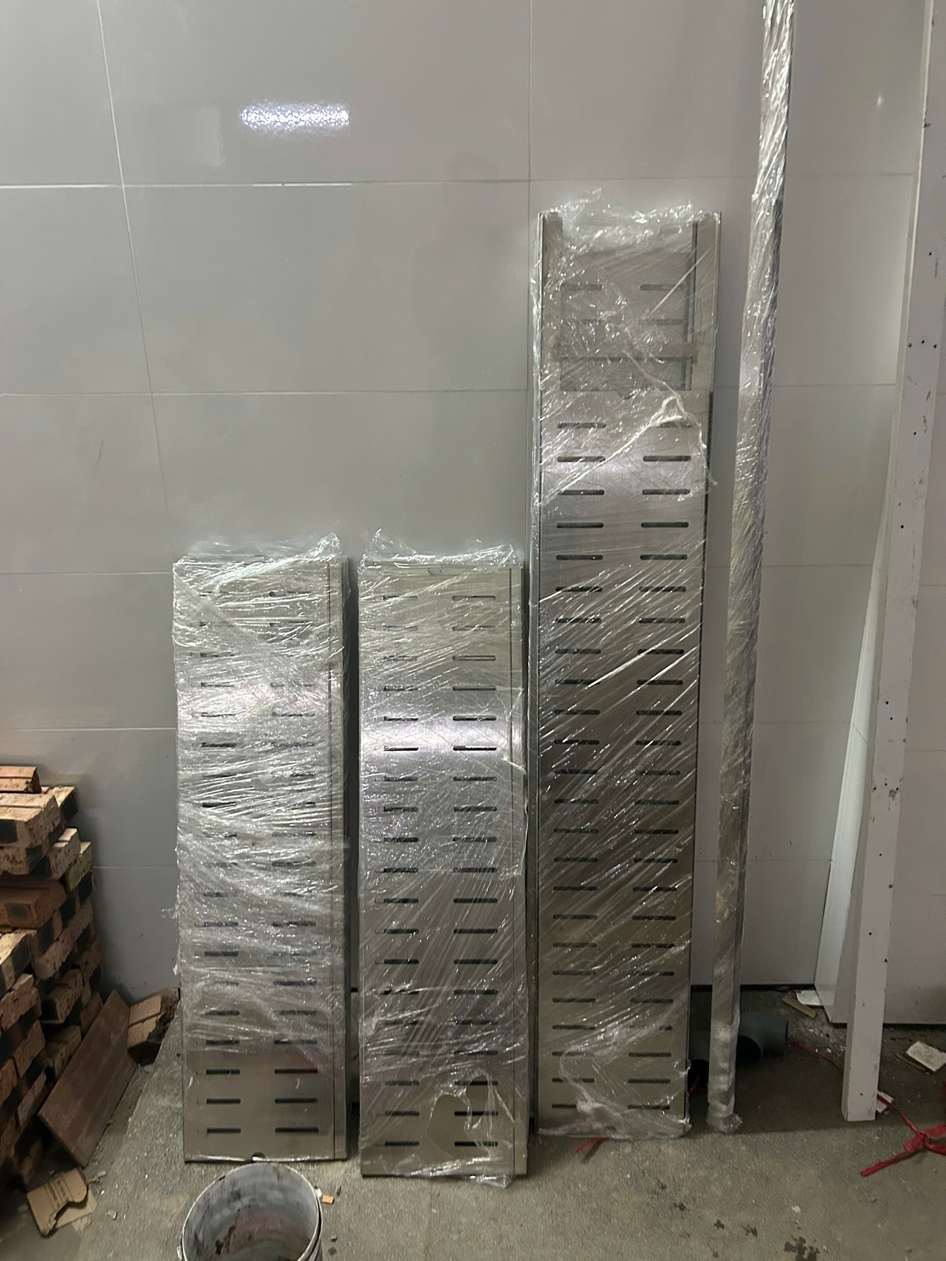 Máng thoát sàn nhà hàng và trung tâm thương mại (Inox 304 cao cấp)