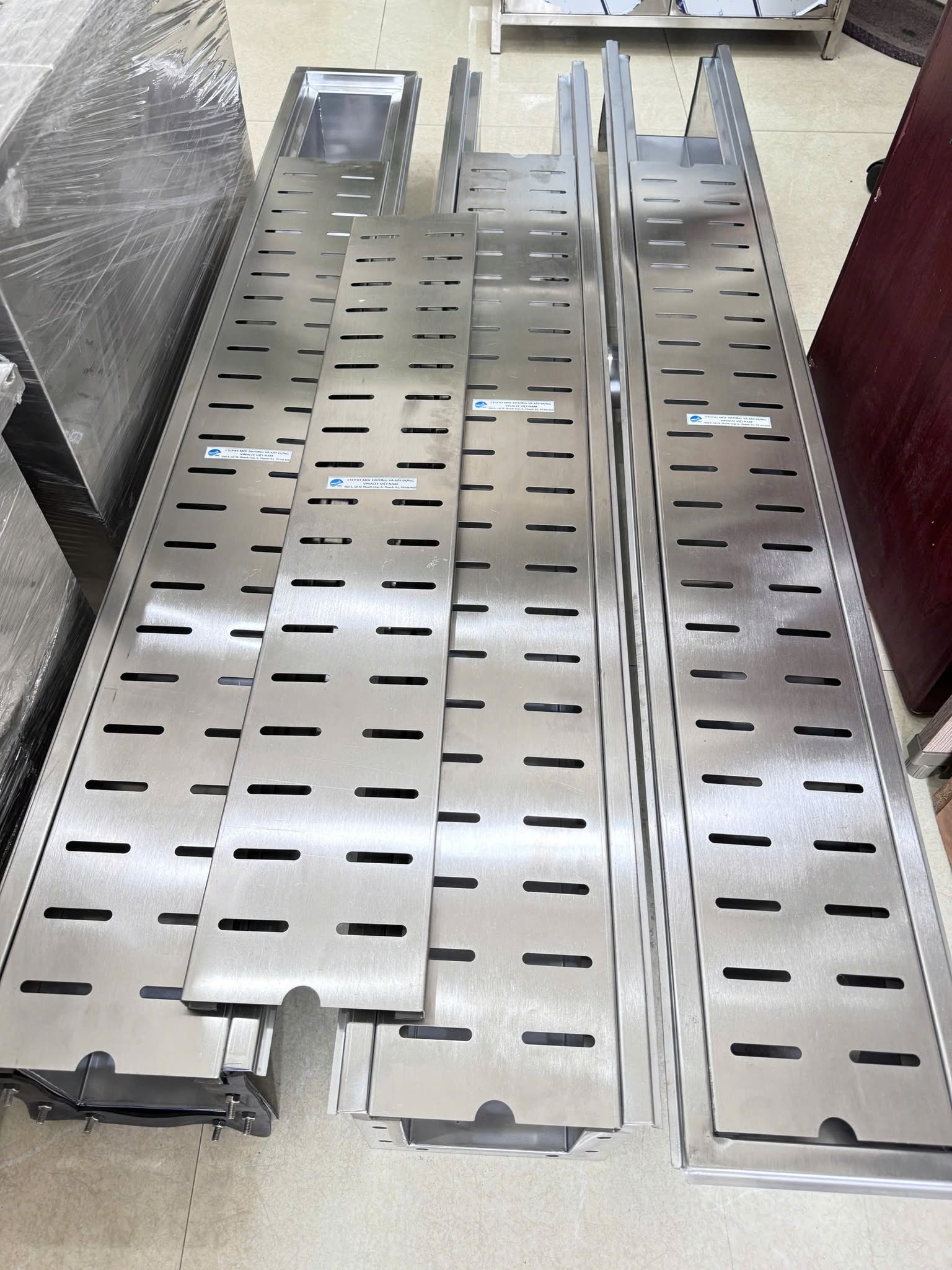 Máng thoát sàn Công nghiệp Inox 304 2026 giá tốt