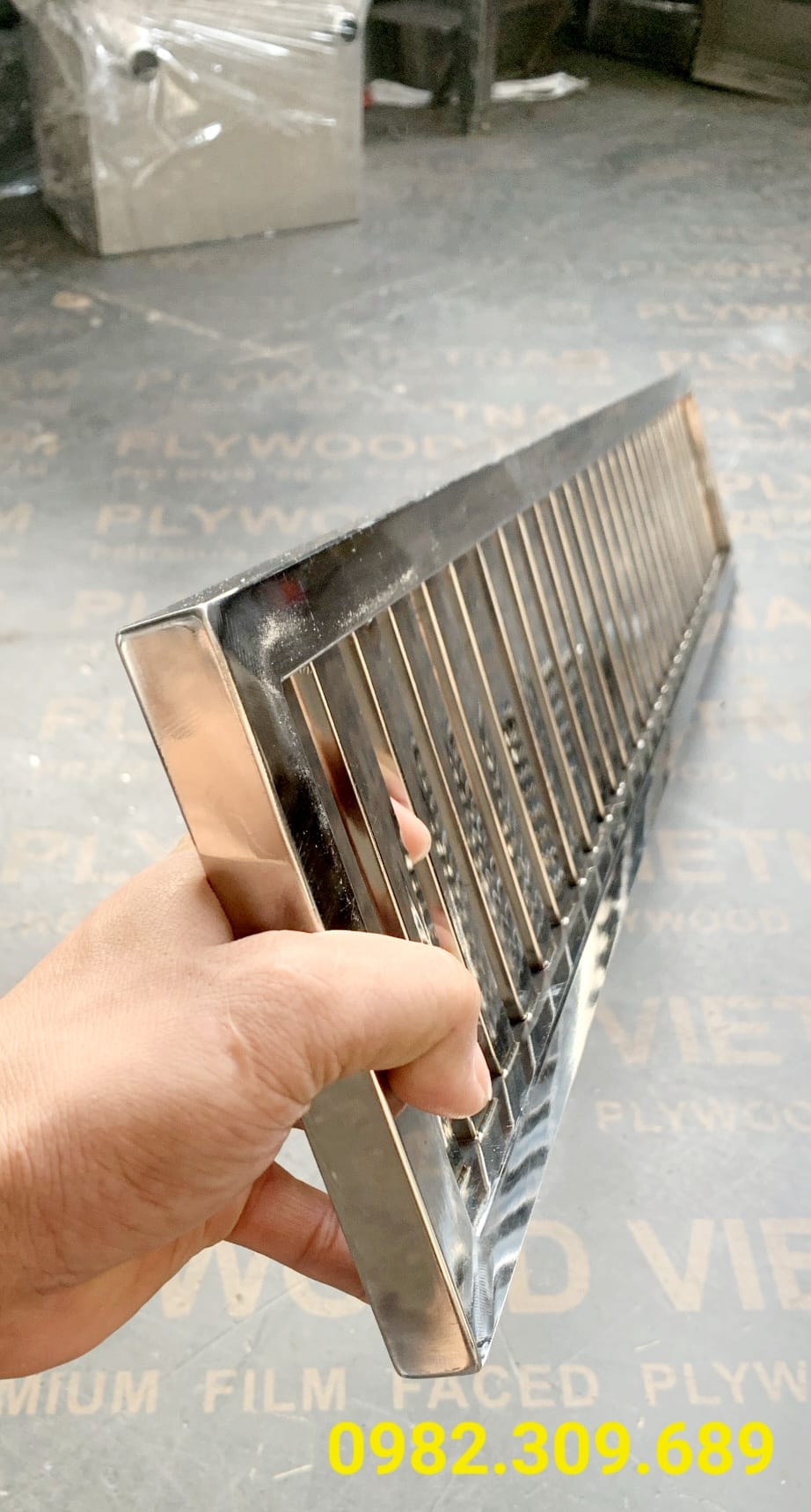 Máng thoát sàn nhà hàng và trung tâm thương mại (Inox 304 cao cấp)