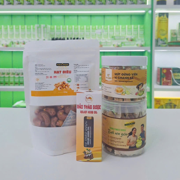 Combo Vị Ấm Giao Mùa Mứt Gừng Viên Chanh Sả 250g + Bưởi Non Giòn 45g + Dầu Thảo Dược 10ml