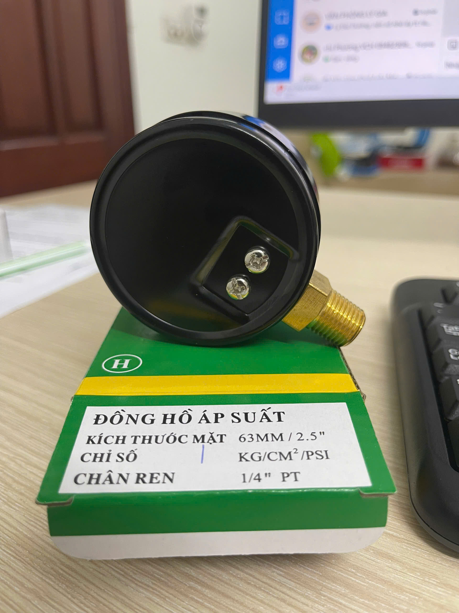 Đồng hồ áp suất hơi LiGi 1KG / 0,1Mpa kích thước mặt 63mm ren đồng 1/4NPT / 13mm