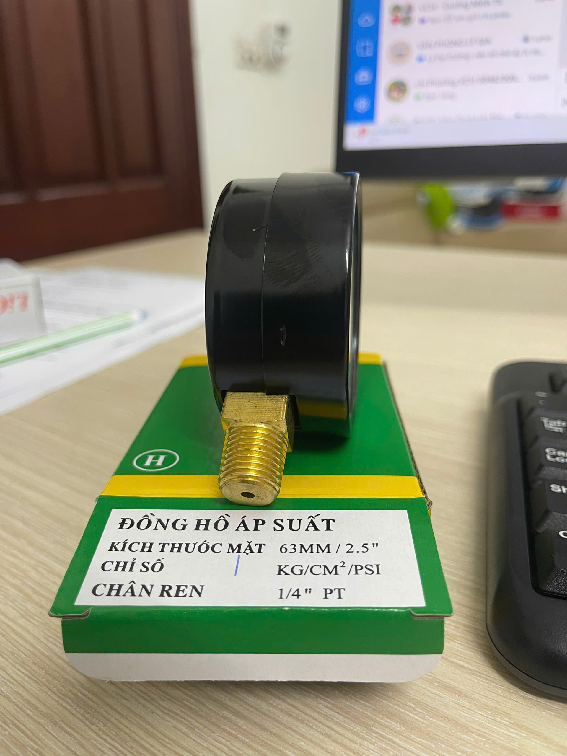 Đồng hồ áp suất hơi LiGi 1KG / 0,1Mpa kích thước mặt 63mm ren đồng 1/4NPT / 13mm