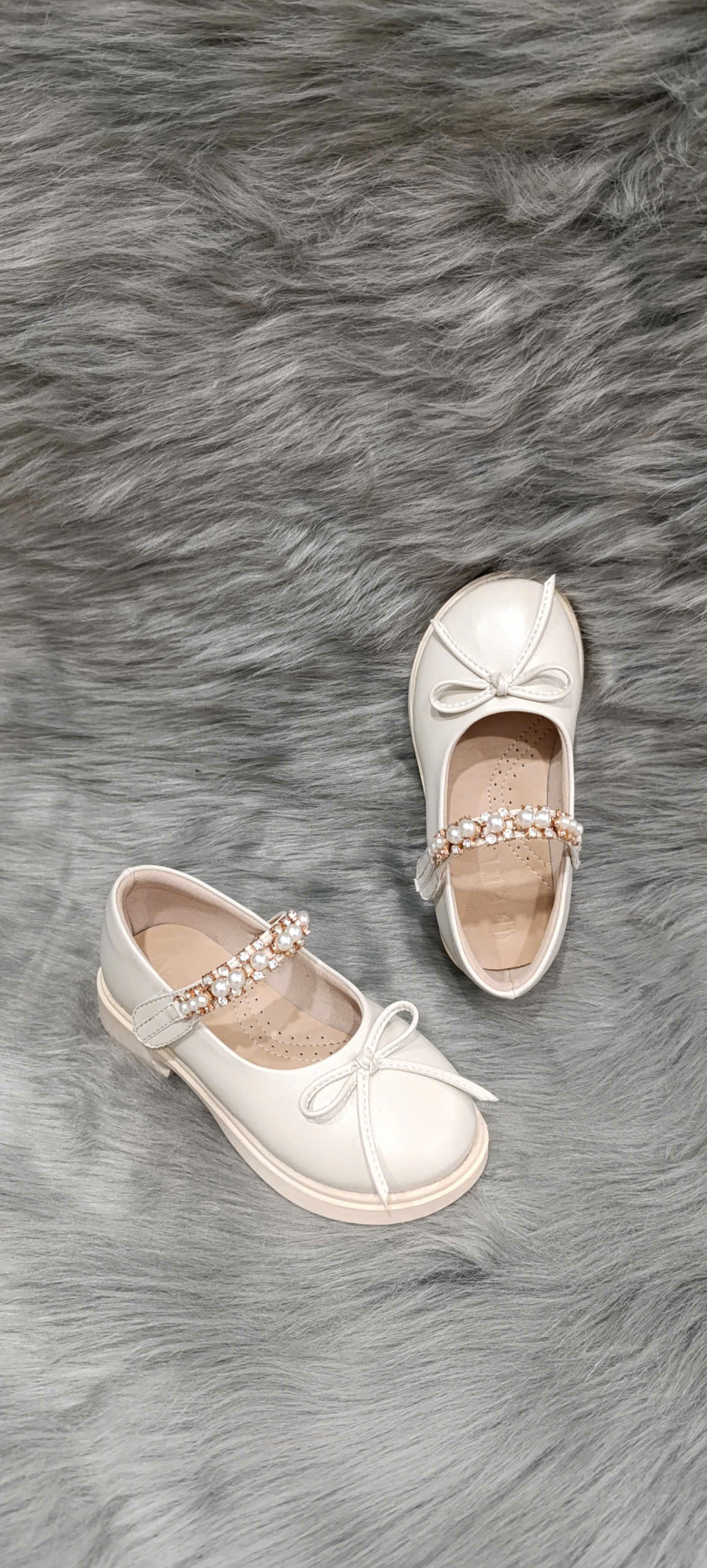 Giày em bé mẫu 2