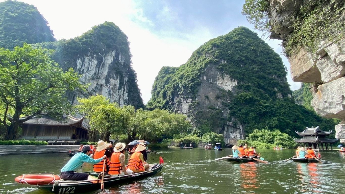 [2 Ngày 1 đêm] Tour ghép Hà Nội – Bái Đính – Tràng An – Tam Cốc