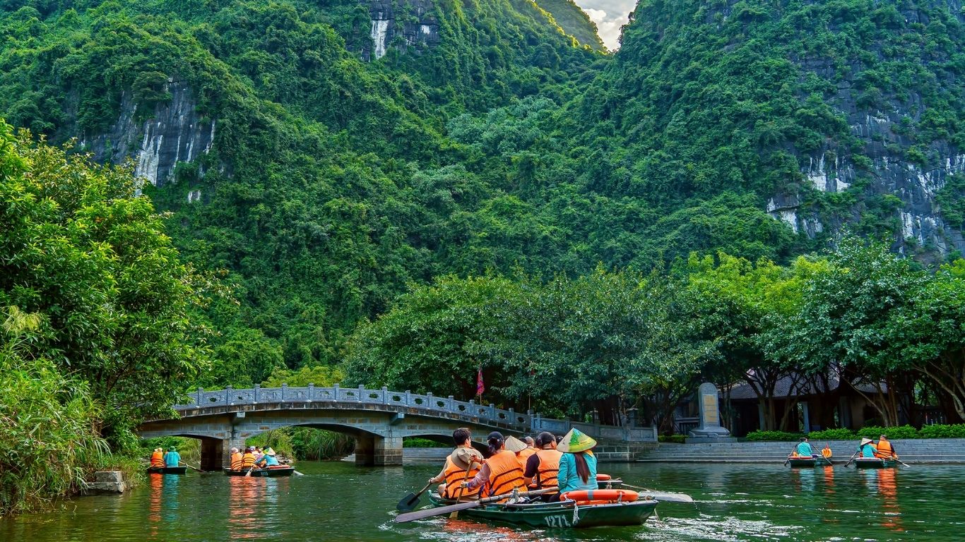[2 Ngày 1 đêm] Tour ghép Hà Nội – Ninh Bình – Du Thuyền Hạ Long Trong Ngày