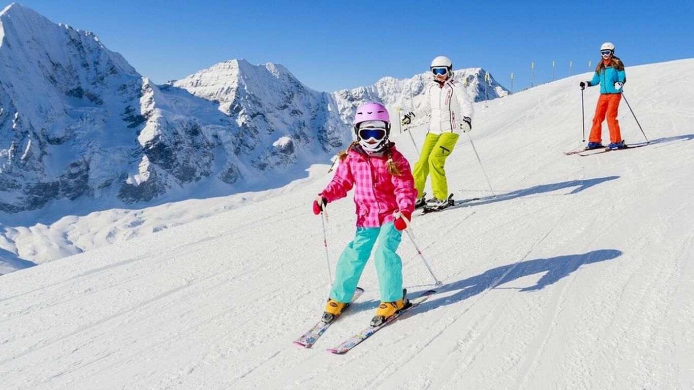 [5 Ngày 4 đêm] Tour Hồ Chí Minh - Cáp Nhĩ Tân - Á Bổ Lực – Tuyết Hương