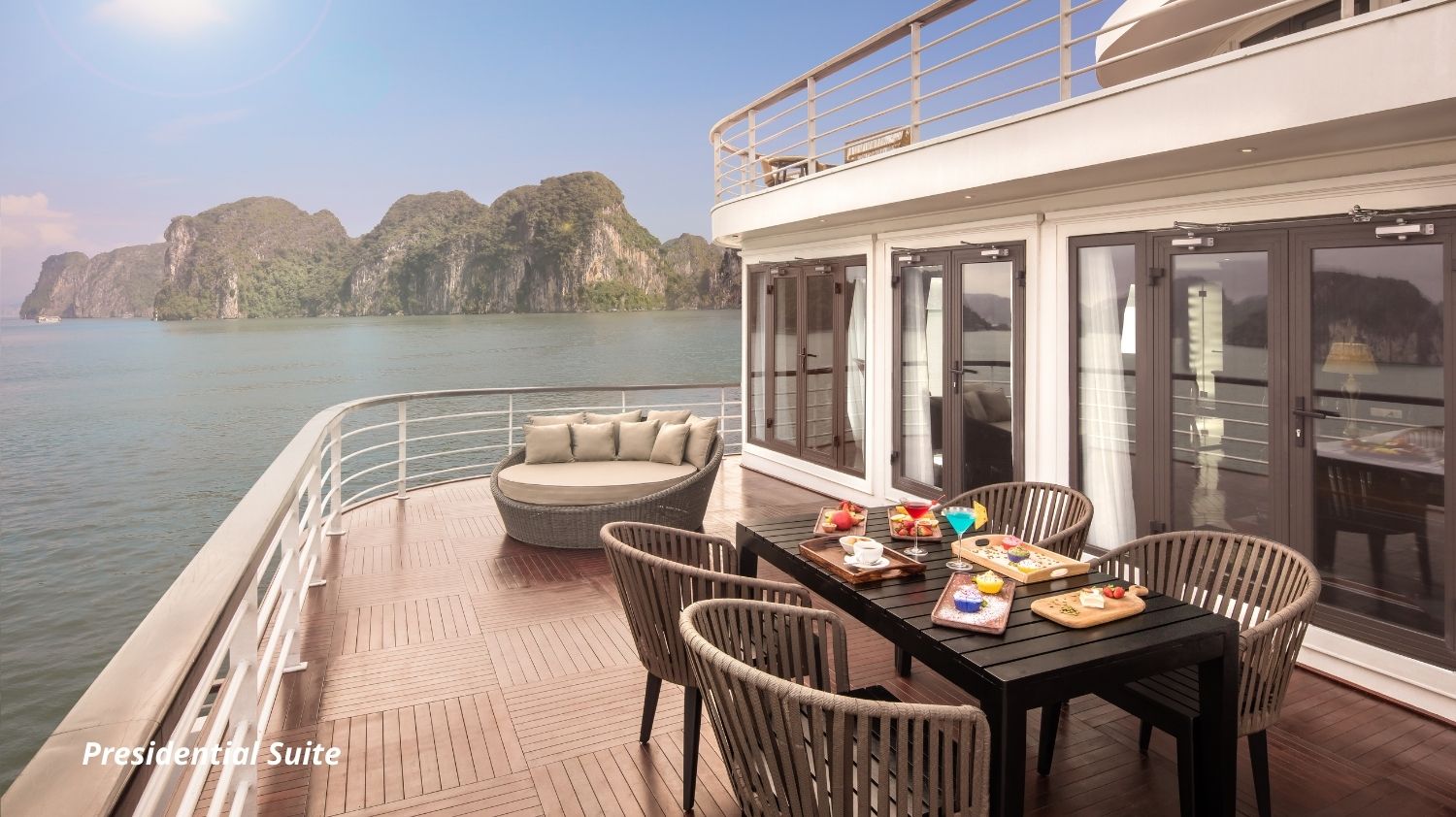 [Voucher 2N1Đ] Du thuyền Ambassador Cruise I