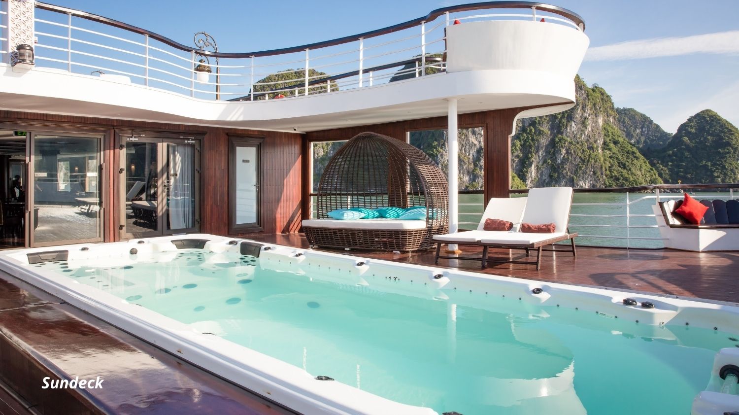 [2N1Đ] Du thuyền Ambassador Cruise I