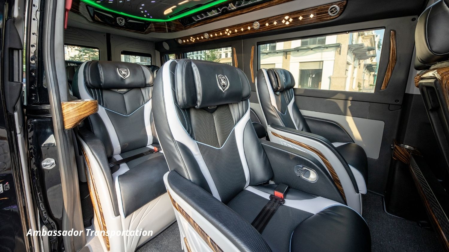 [Voucher 2N1Đ] Du thuyền Ambassador Cruise I