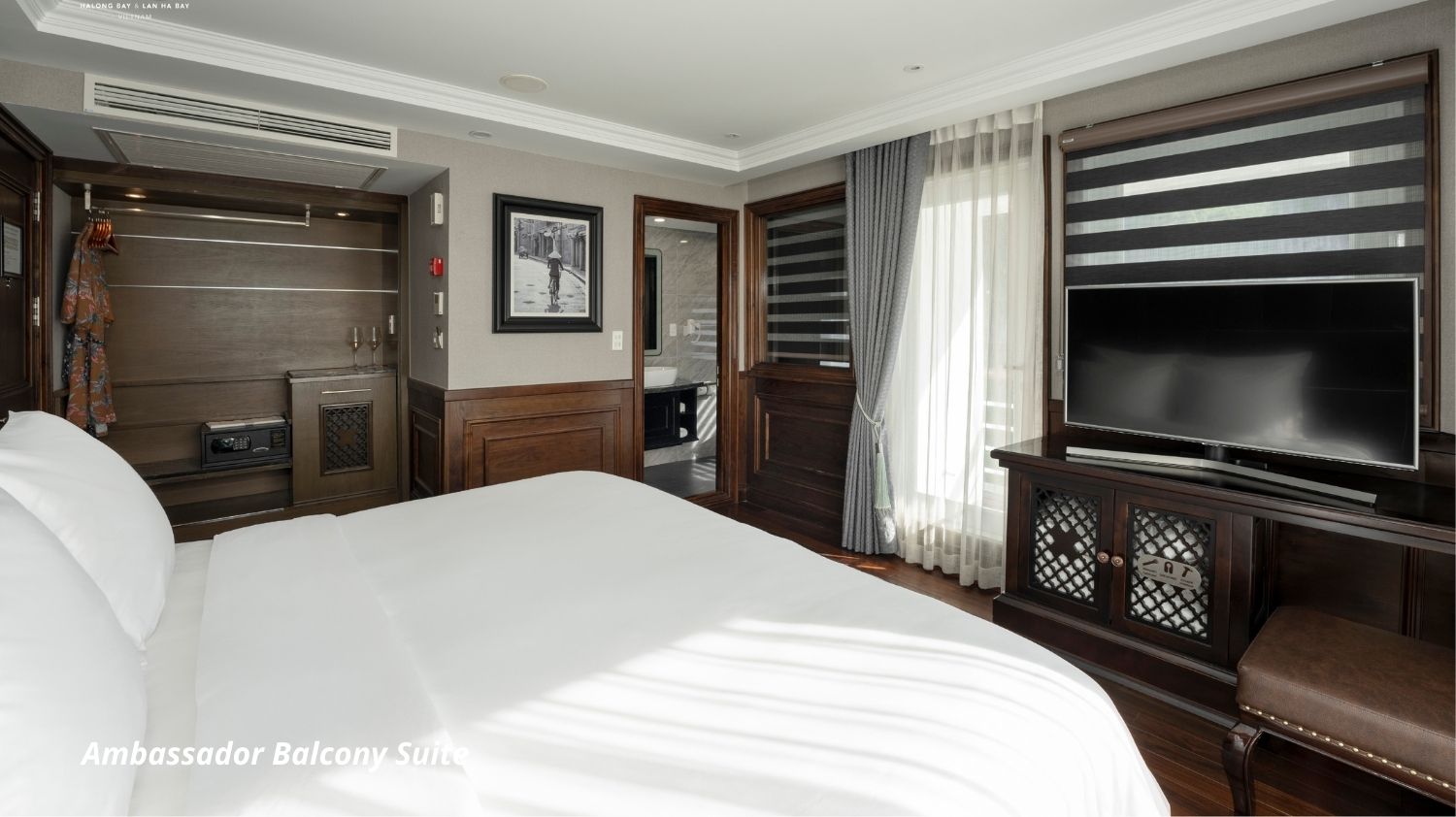 [Voucher 2N1Đ] Du thuyền Ambassador Signature Cruise