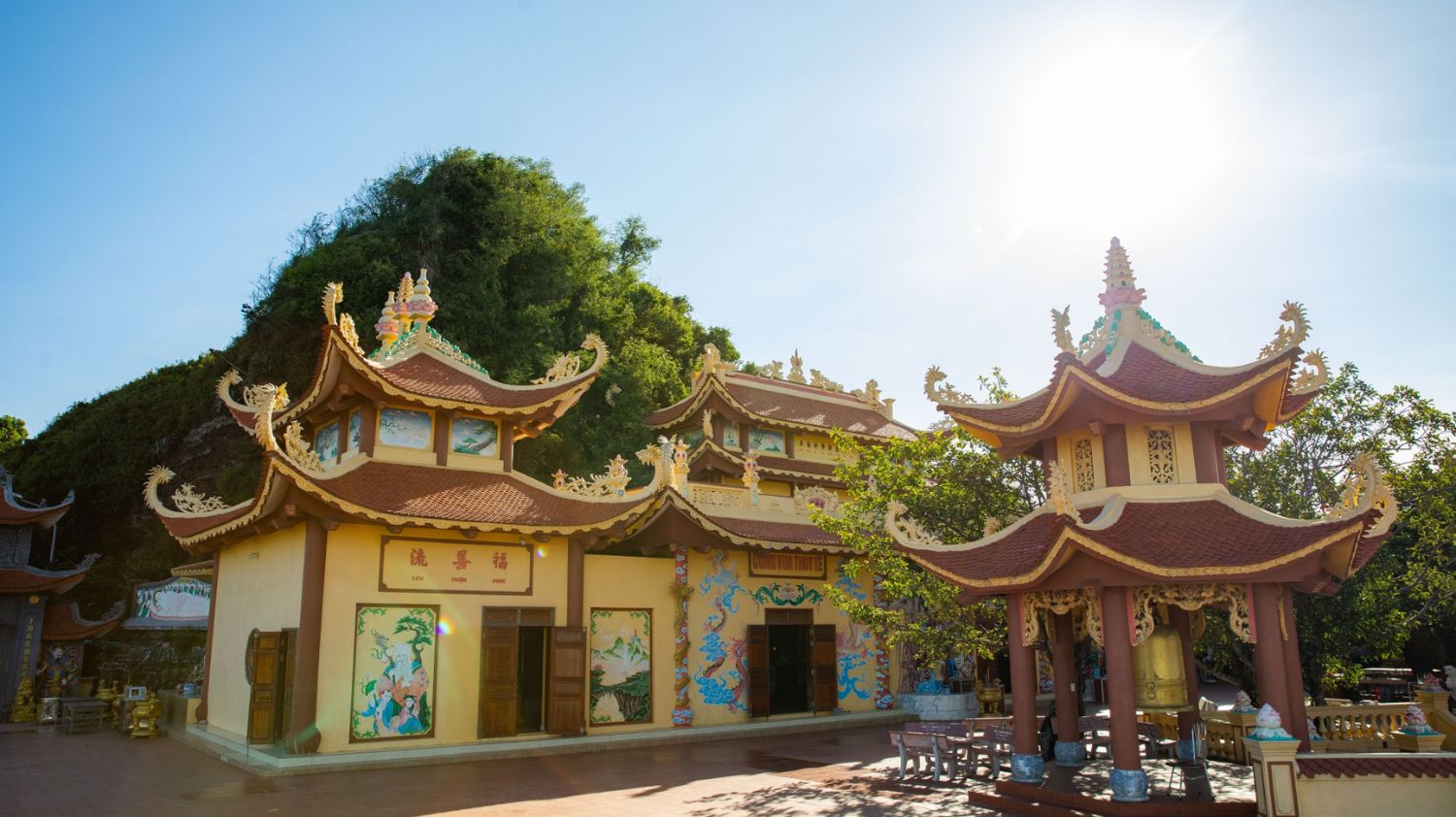 Tour Chùa Cao Linh - Bạch Đằng Giang - Chùa Hang - Đền Bà Đế 1 ngày