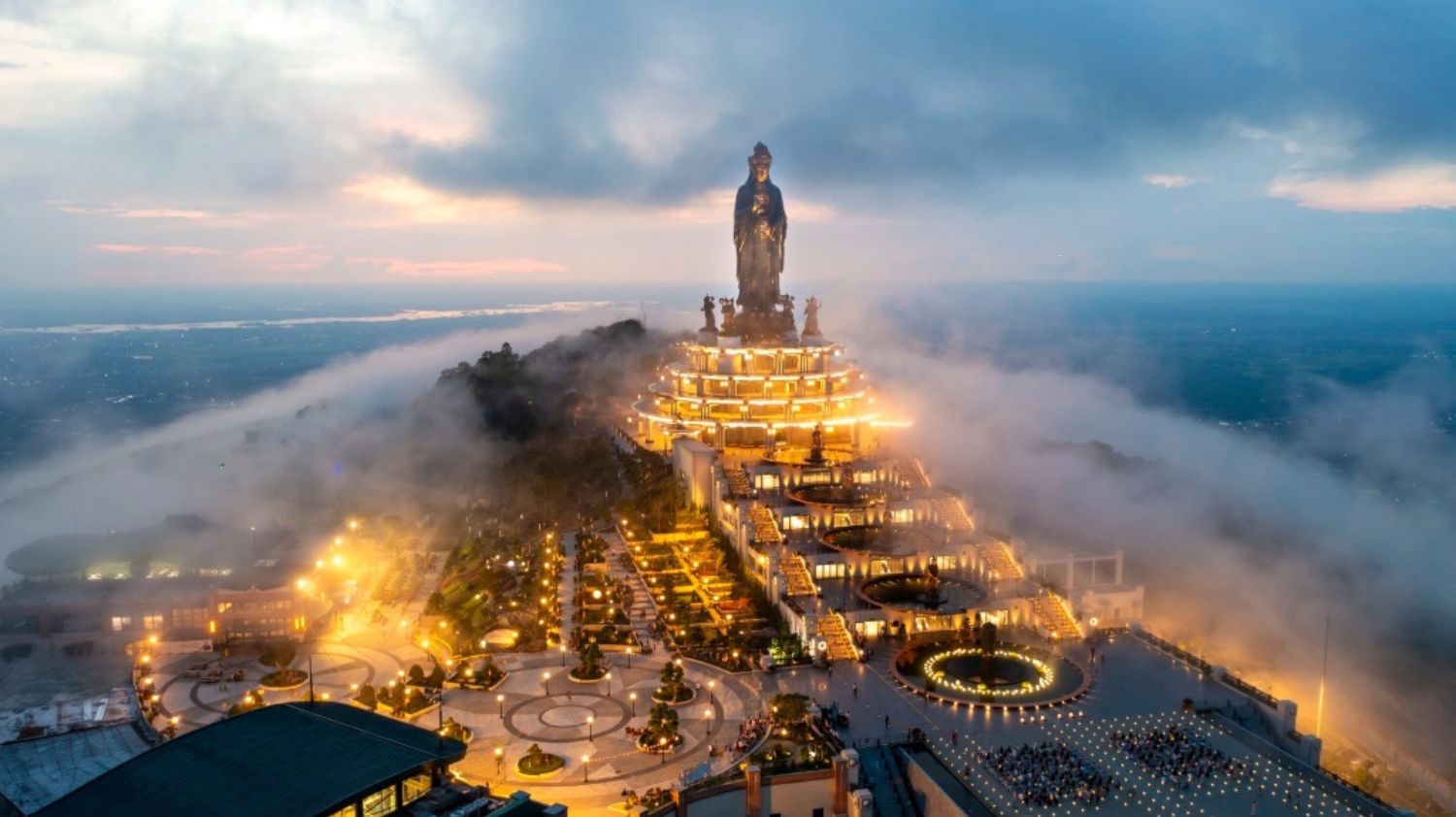 Tour Tây Ninh - Núi Bà Đen - Toà Thánh Cao Đài 1 Ngày