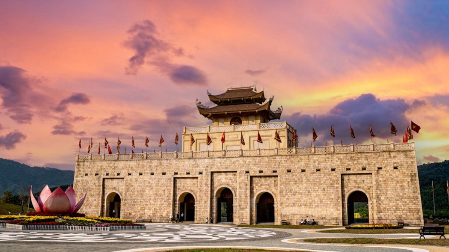 Tour Tây Yên Tử – Chùa Vĩnh Nghiêm – Thiền Viện Trúc Lâm Phượng Hoàng 1 Ngày