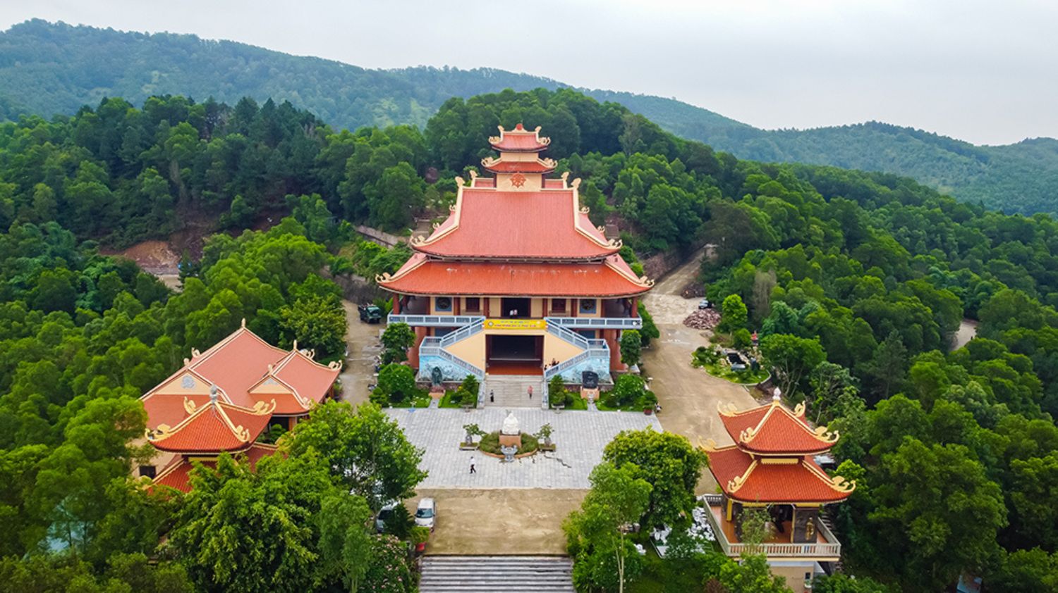 Tour Tây Yên Tử – Chùa Vĩnh Nghiêm – Thiền Viện Trúc Lâm Phượng Hoàng 1 Ngày