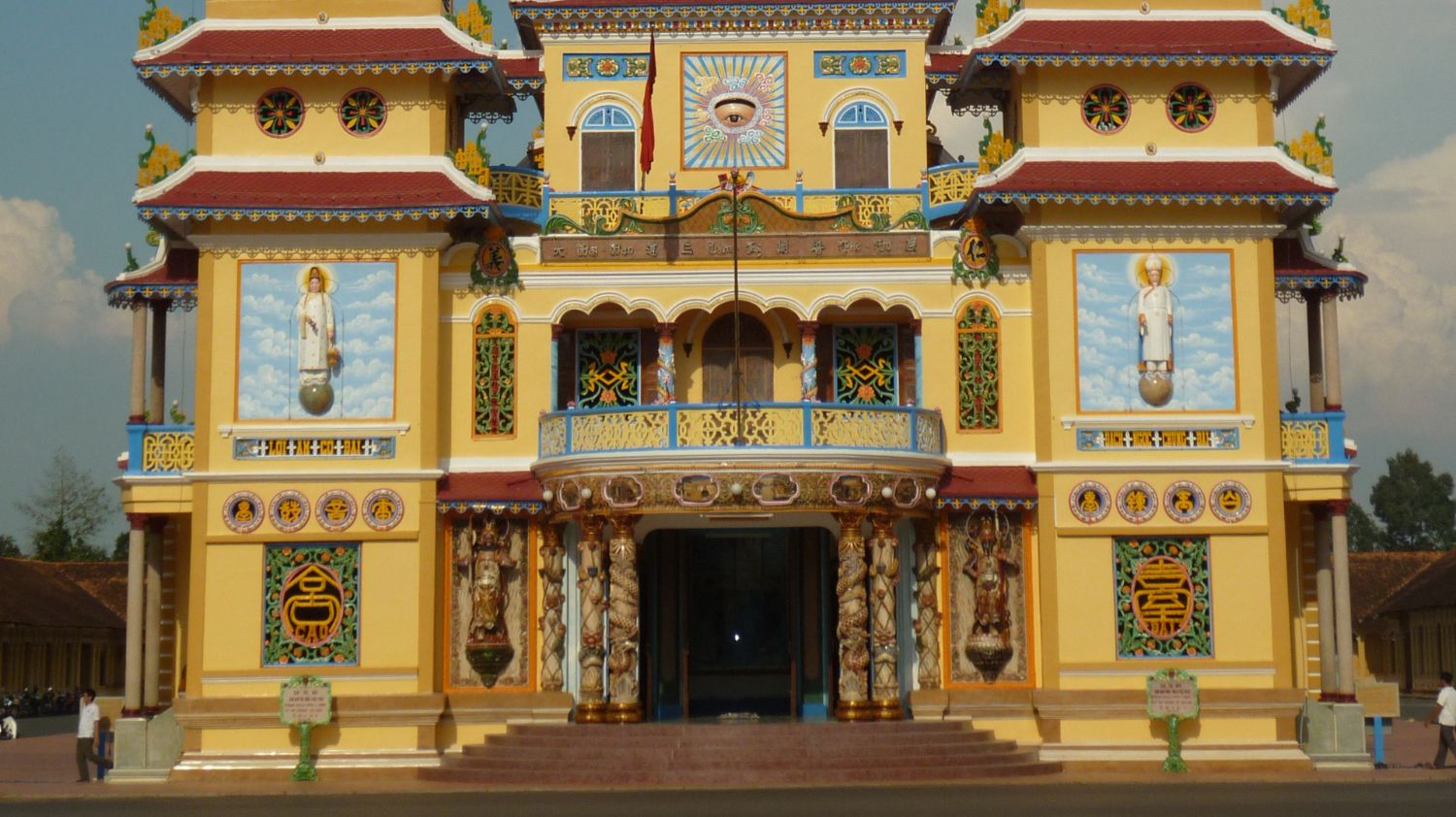 Tour Tây Ninh - Núi Bà Đen - Toà Thánh Cao Đài 1 Ngày