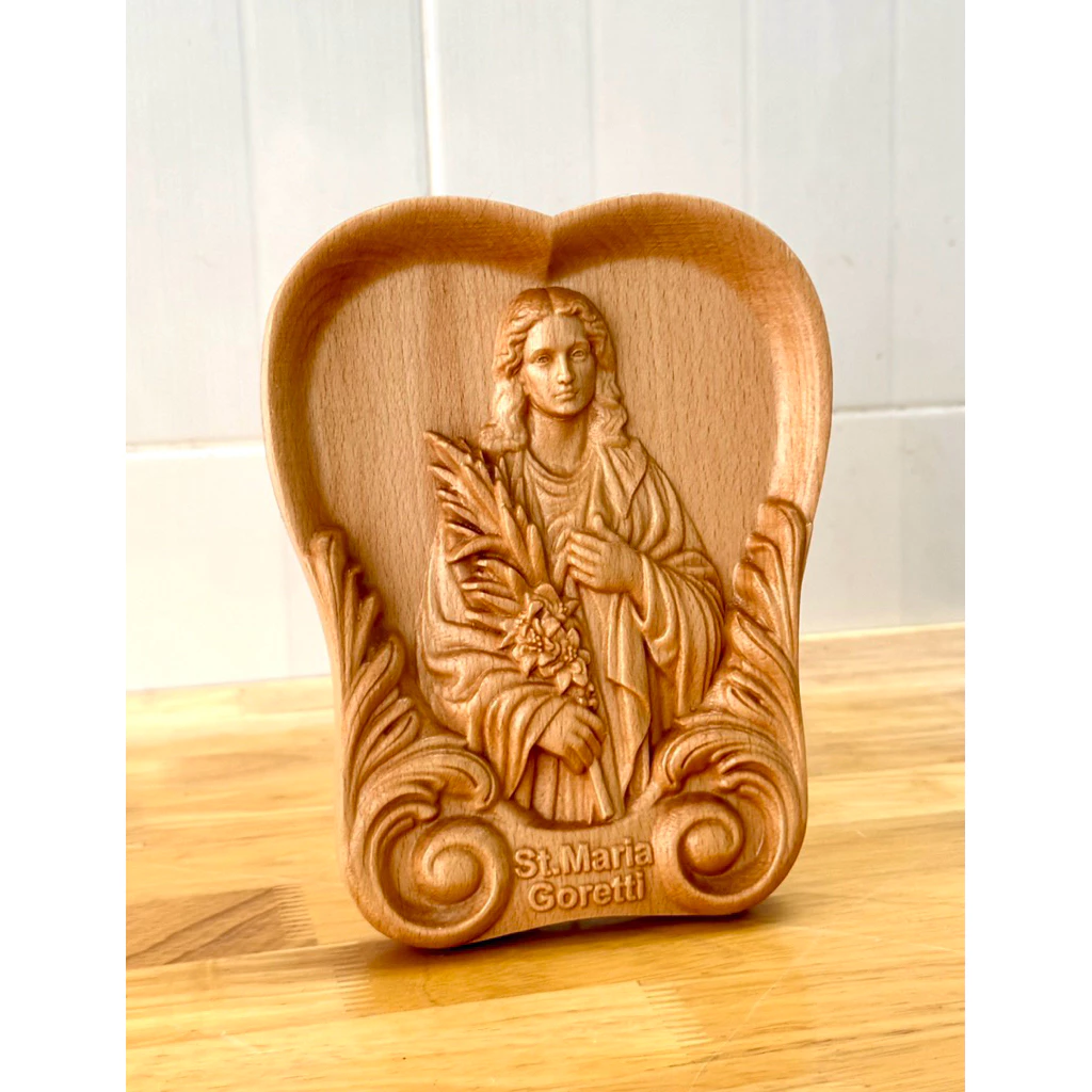 Phù điêu Thánh Maria Goretti, hình tim, để bàn, treo tường, gỗ Beech